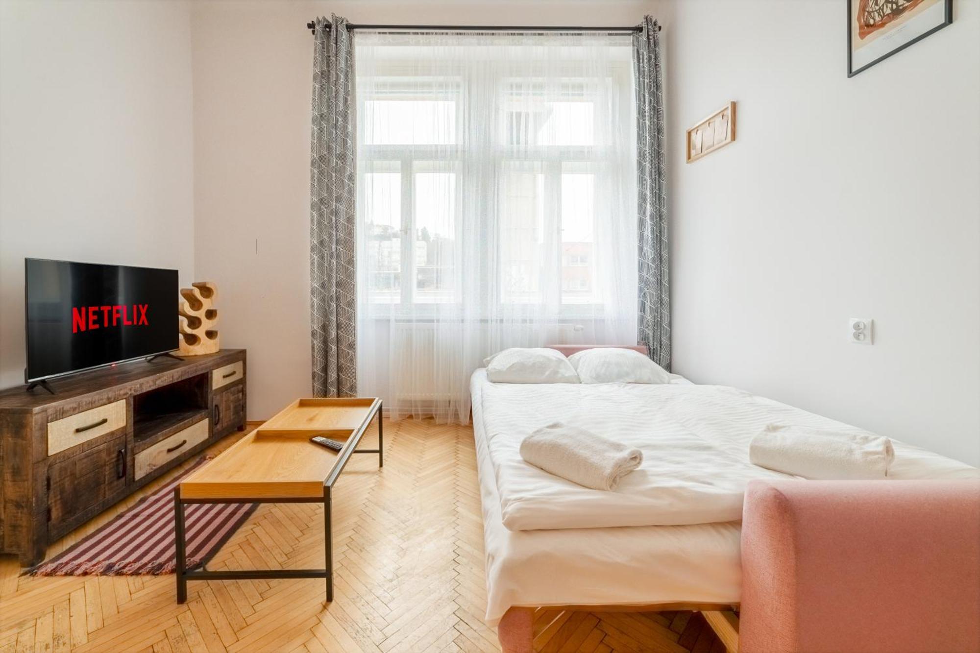 Authentic Czech Experience By Rentez Apartment Prag