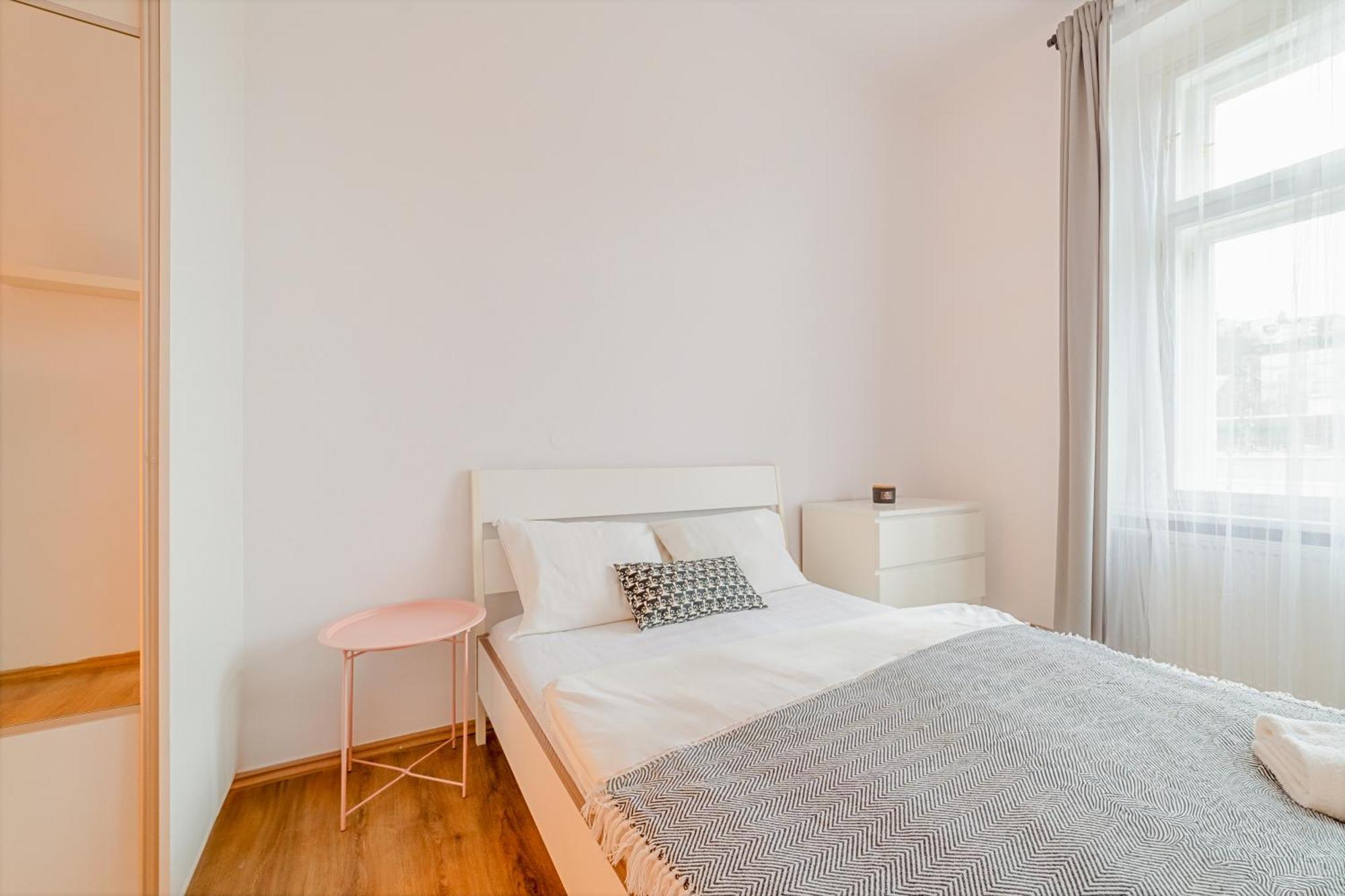Apartment Authentic Czech Experience By Rentez Prag
